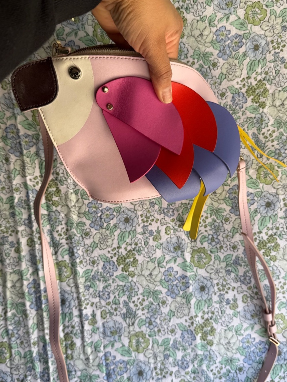 Kate spade parrot crossbody bag - Picture 3 of 6